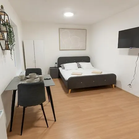 Modern & Bright Center For 2 By Ap *